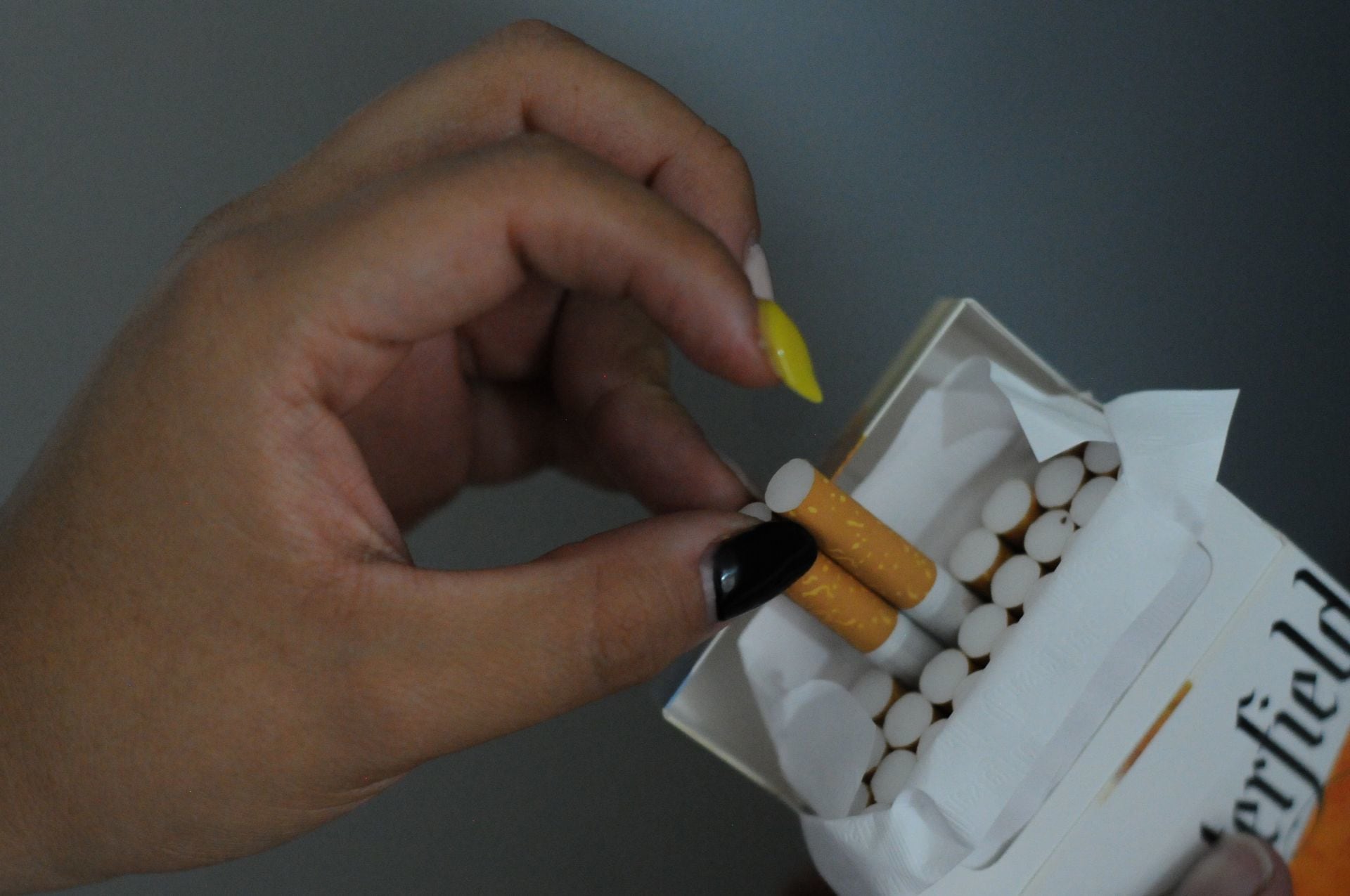 Negocios ya no podrán exhibir cigarros gracias a decreto
