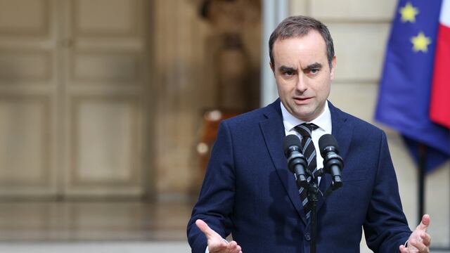 Sébastien Lecornu renuncia como Primer ministro de Francia
