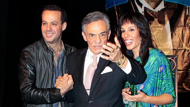 José José junto a sus hijos