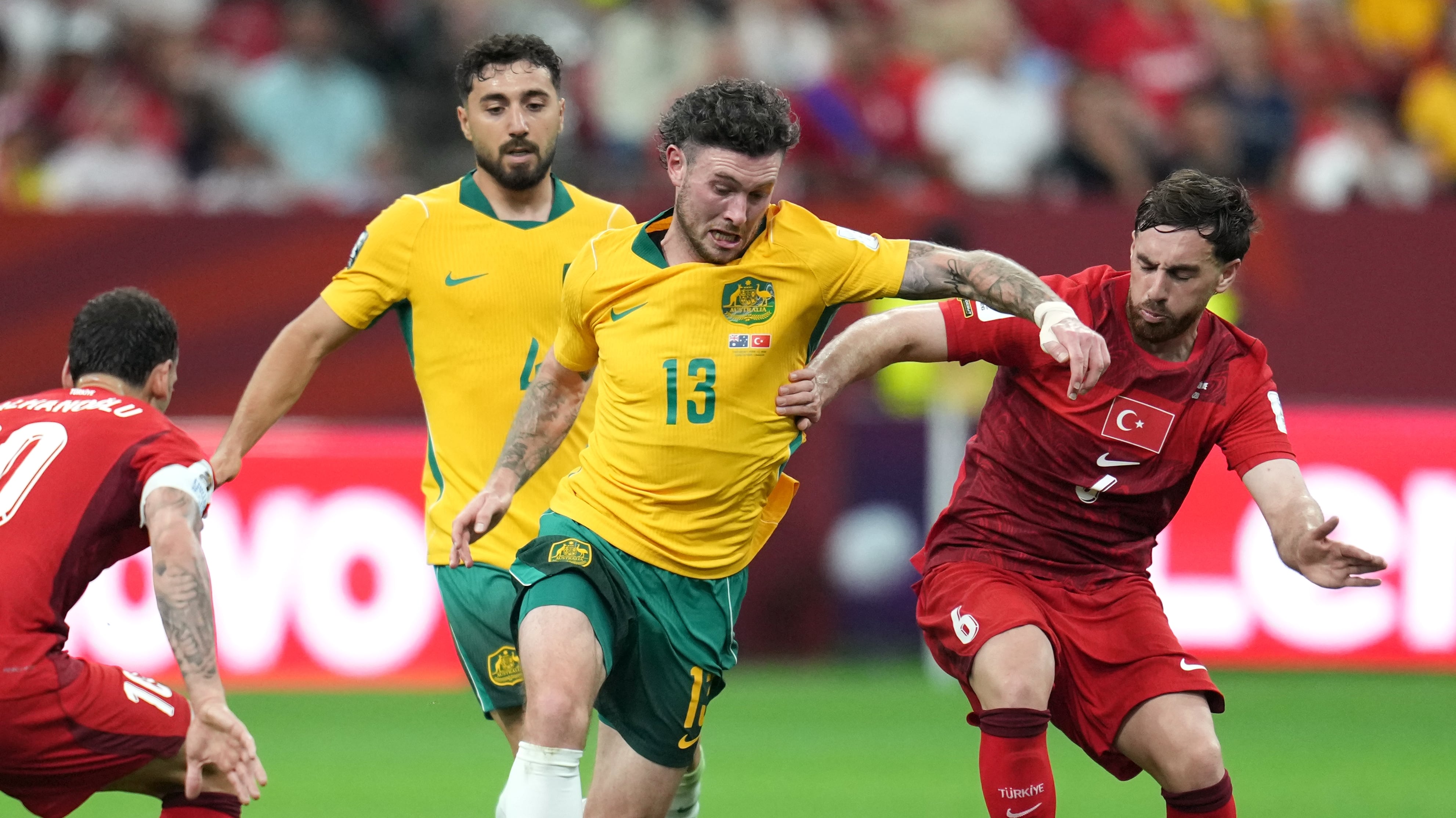 Australia venció 2-0 a Turquía en su debut en el Mundial 2026 e igualó a Estados Unidos en puntos.