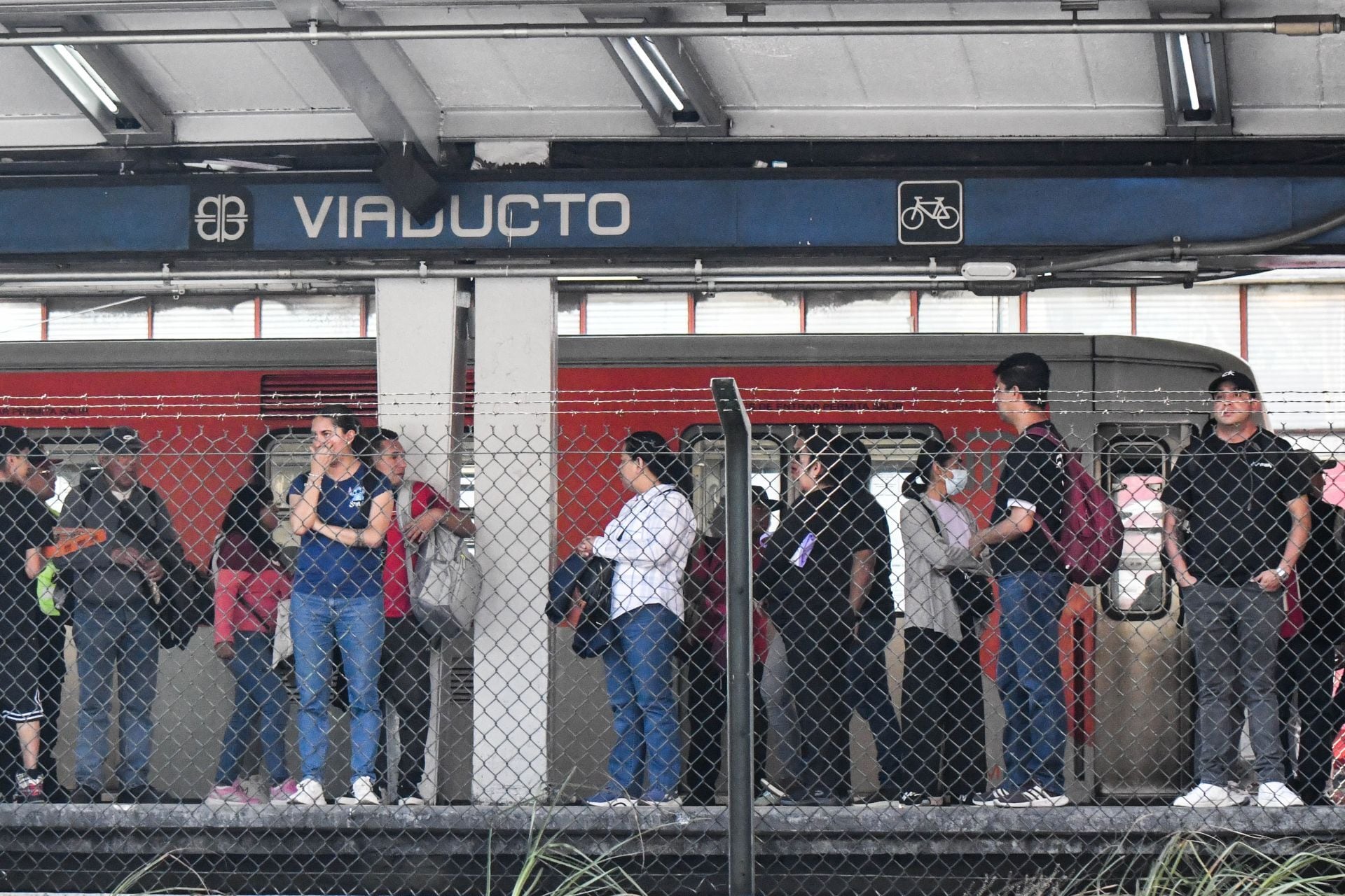 Metro CDMX restablece servicio de Tasqueña a Cuatro Caminos; 6 estaciones siguen cerradas