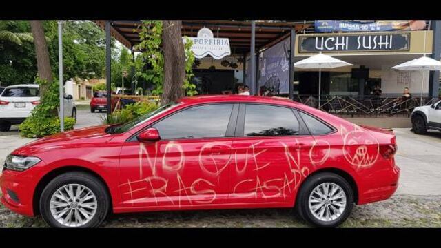 "¿No que no eras casado?", el terrible mensaje en un carro.