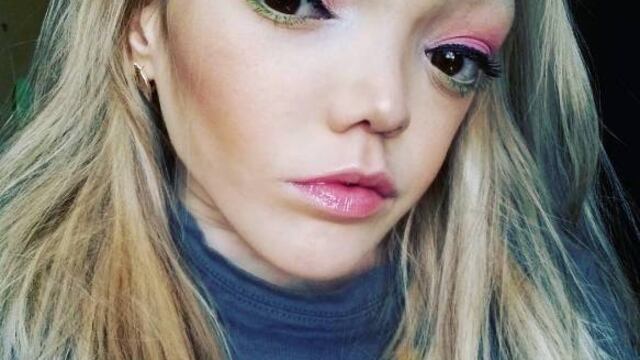 Ella ofrece mucho más que otras blogeras de la red...