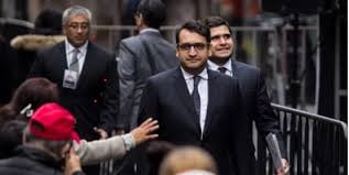 Andrés Manuel y Gonzalo López Beltrán
