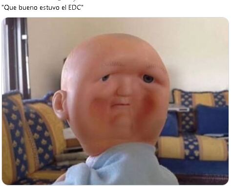 Meme del fan de RVMDON reseteado en el EDC México 2024 con un codazo.