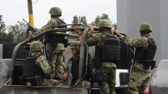 Militares en Michoacán. Retenidos.