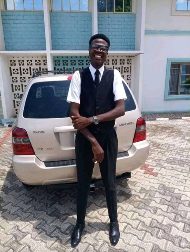 Suel Ambrose, estudiante de Nigeria