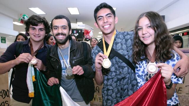 Estudiantes medallistas.