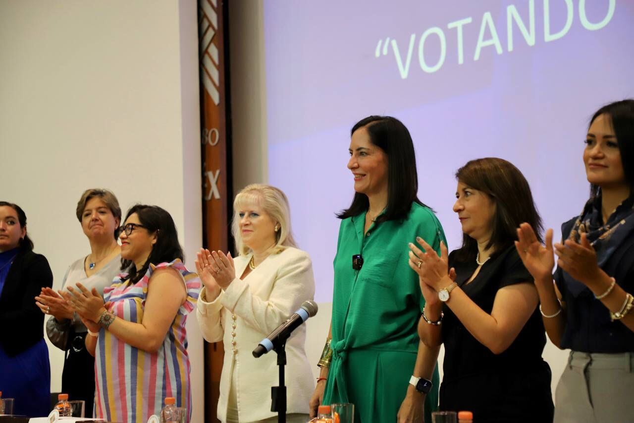 Lía Limón visita la Universidad Anáhuac; debe existir una agenda de género en el servicio público, asegura