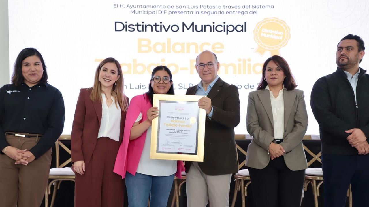 Enrique Galindo entregó a 45 empresas el distintivo “Balance Trabajo-Familia” de San Luis Potosí