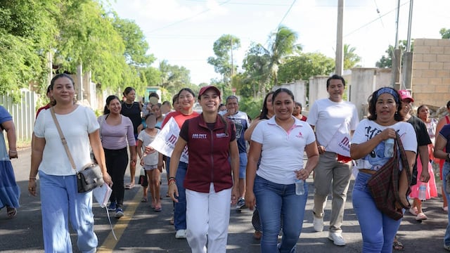 Ana Paty Peralta recorre Tihosuco y Felipe Carrillo Puerto.