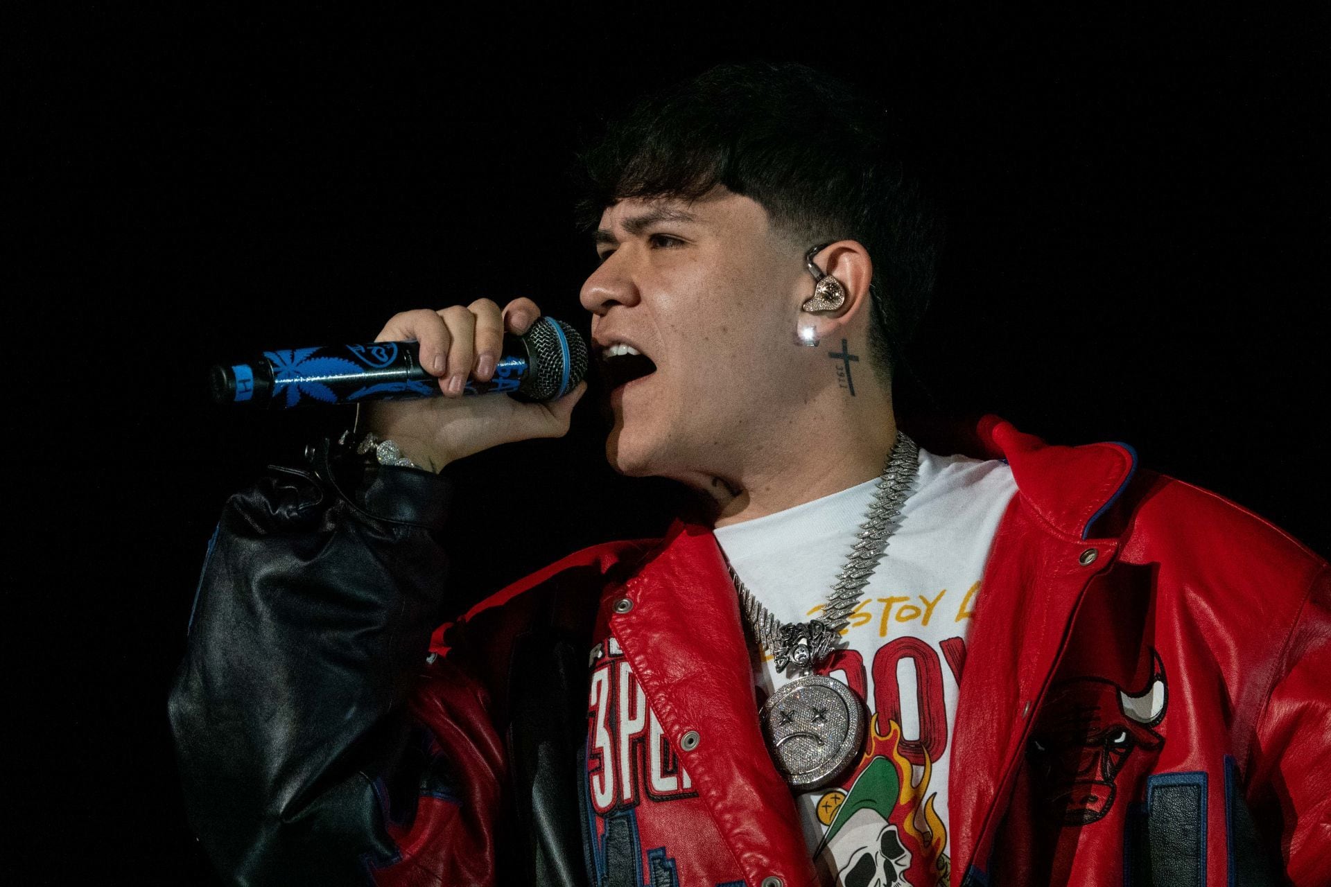 Junior H, cantante.
