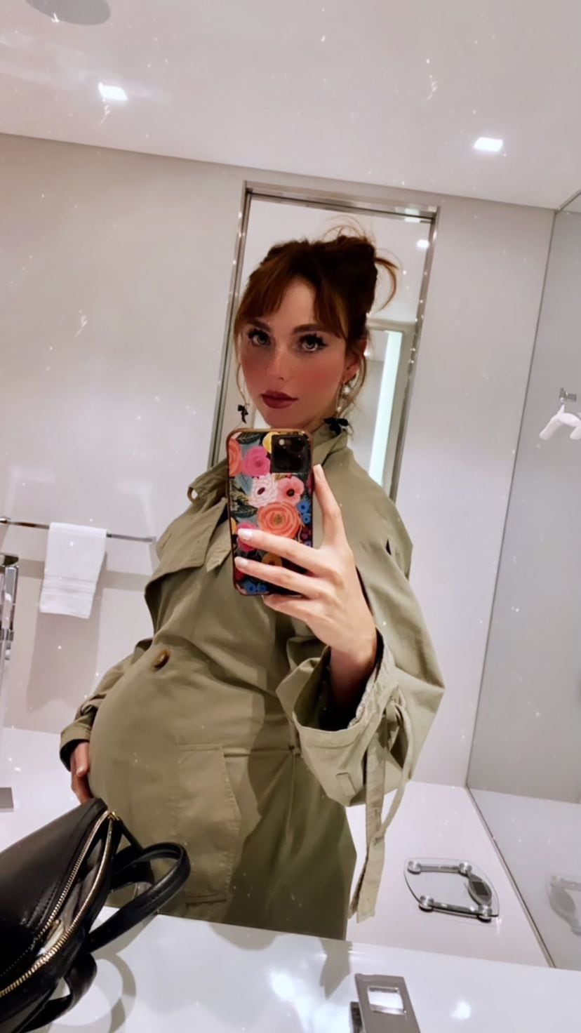 Natalia Téllez modela pancita de embarazo
