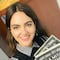 Andrea Chávez, diputada federal, hace giveaway de libros de AMLO