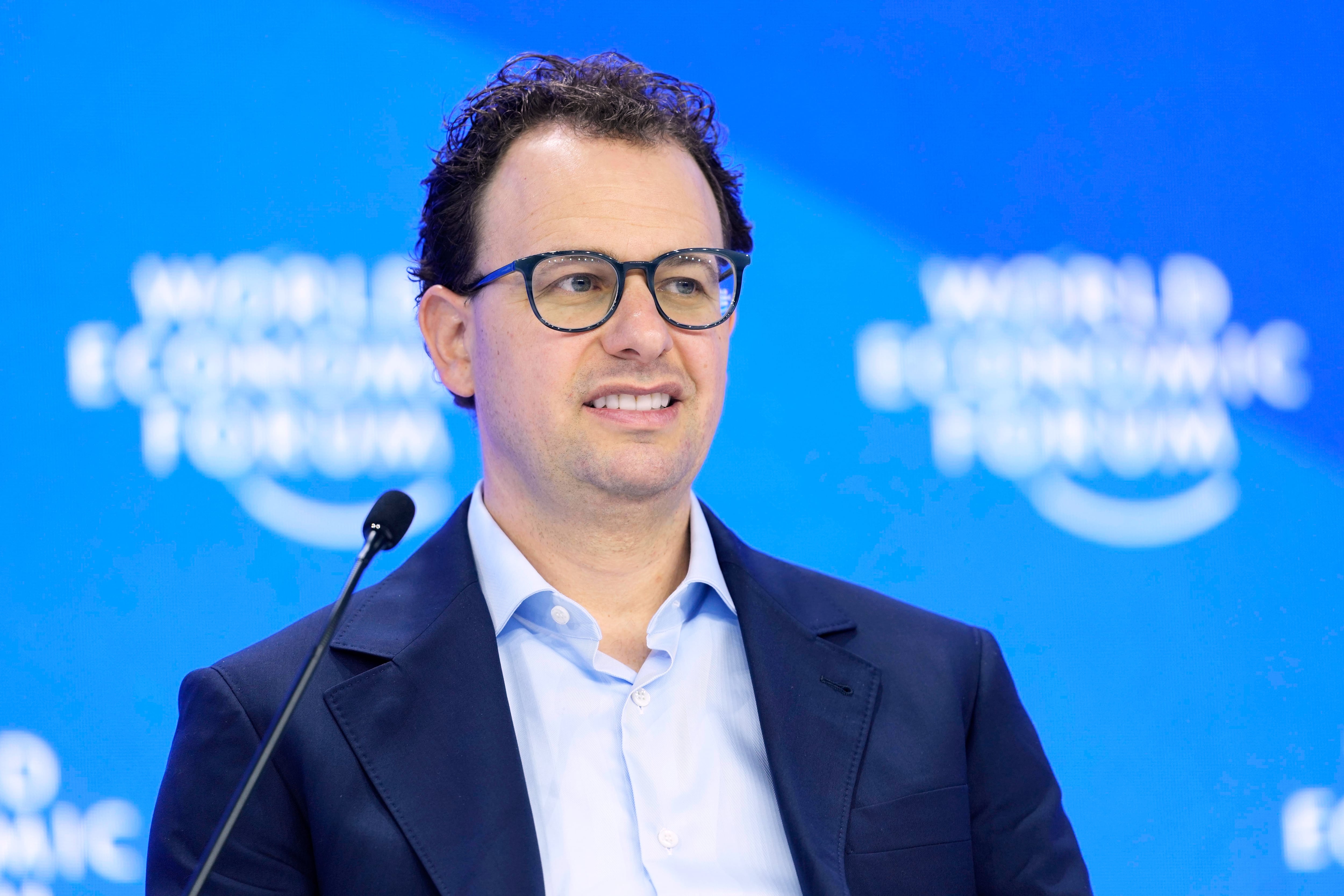 Dario Amodei pide ralentizar el desarrollo de la IA para reforzar la seguridad
