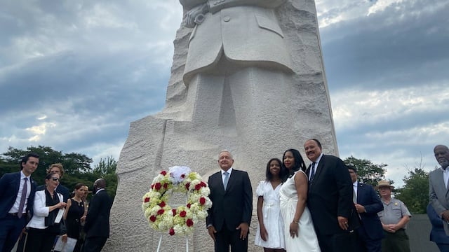 AMLO con la familia de Martin Luther King Jr. en julio de 2022