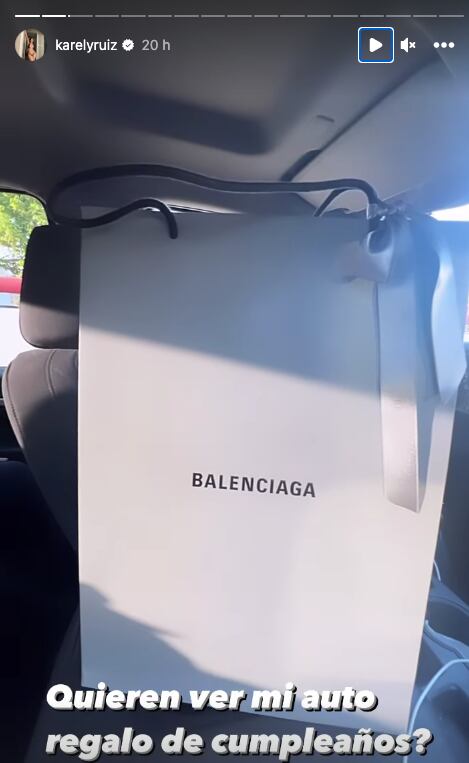 Karely Ruiz se regala un lujoso artículo de Balenciaga