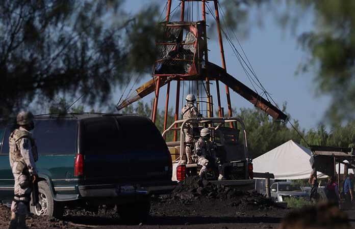 Avanzan labores de rescate a mineros en Coahuila