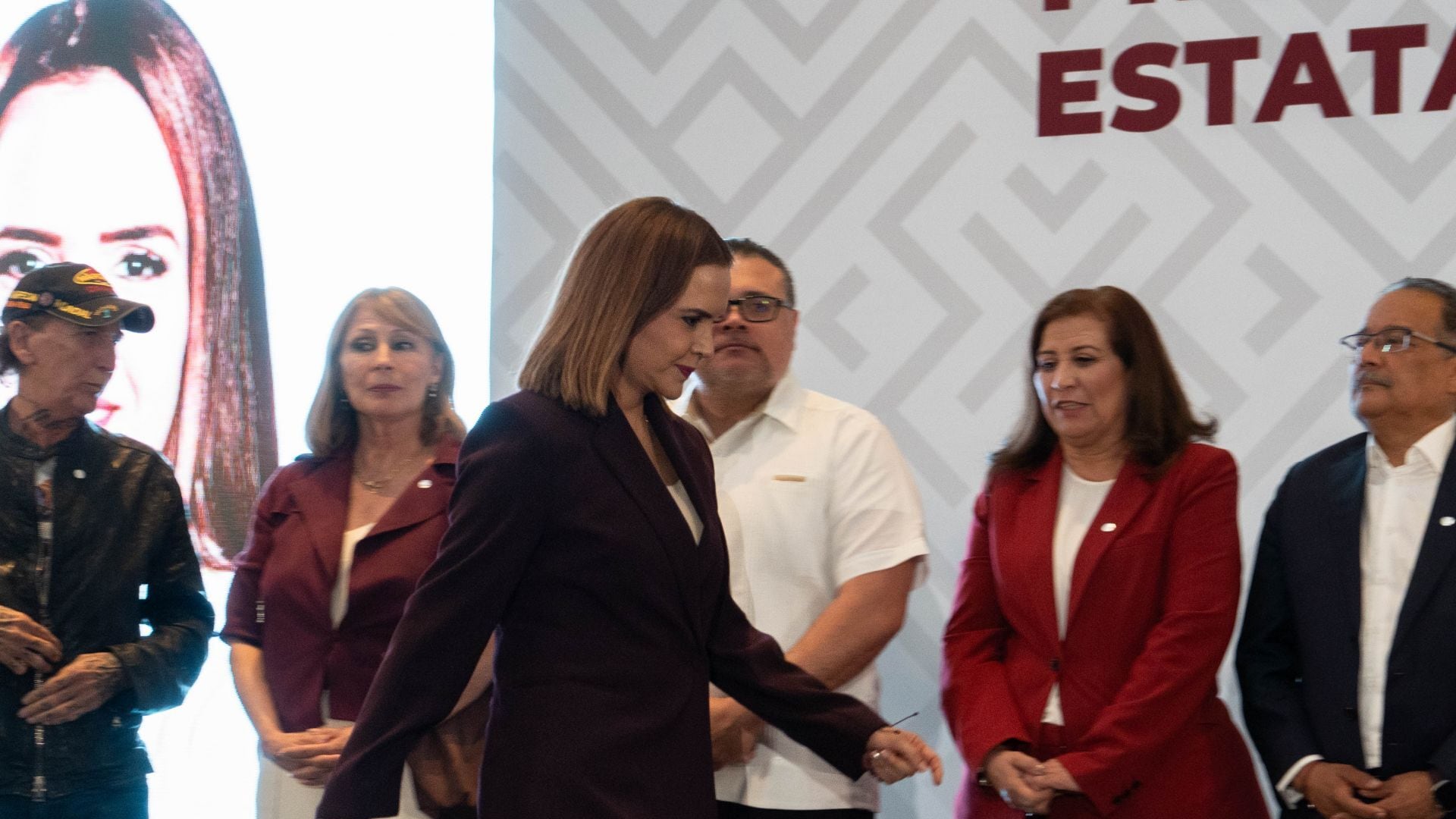 La opacidad de Clara Luz Flores y la designación de “coordinadores” de Morena