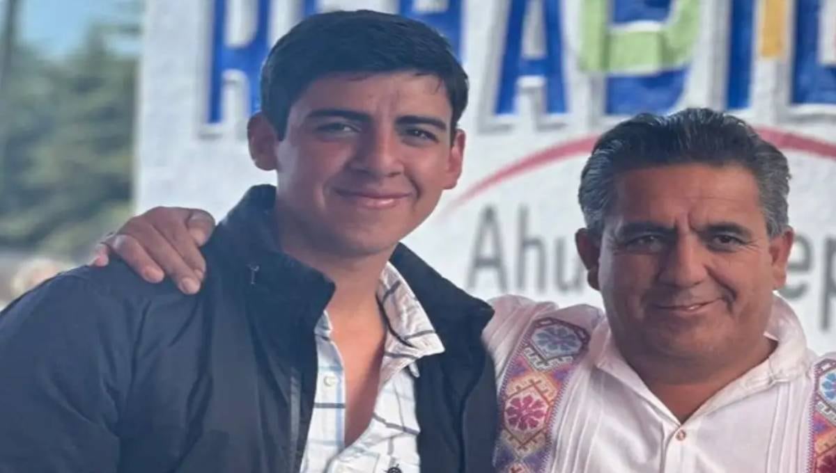 Alfredo Ramírez, alcalde de Ahuazotepec y su hijo