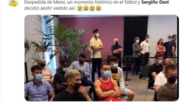 Sergiño Dest en la despedida de Lionel Messi