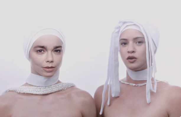 Björk y Rosalía estrenan su nueva canción a los salmones y esto dice la letra.