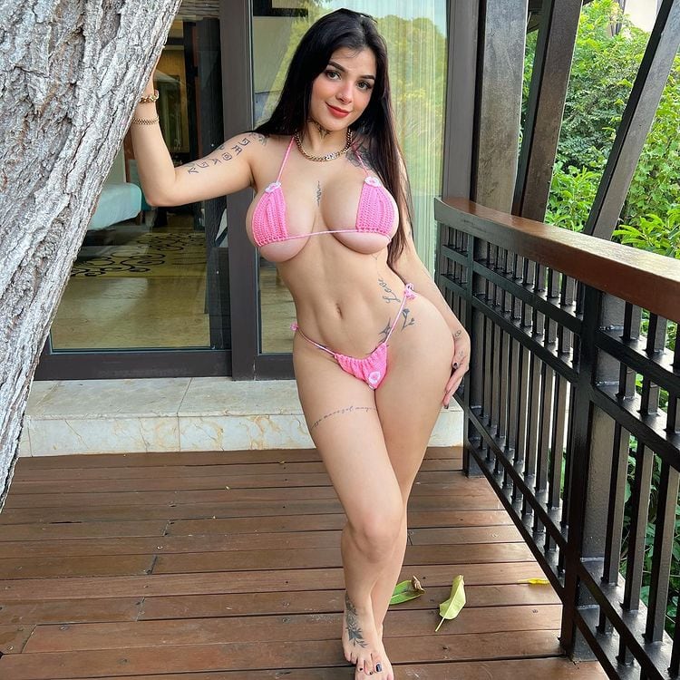 Karely Ruiz, modelo.