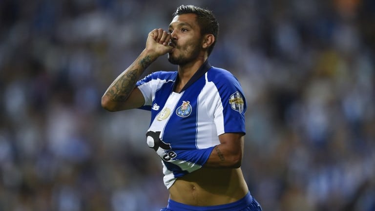 ‘Tecatito’ se estrenó en la Liga NOS.