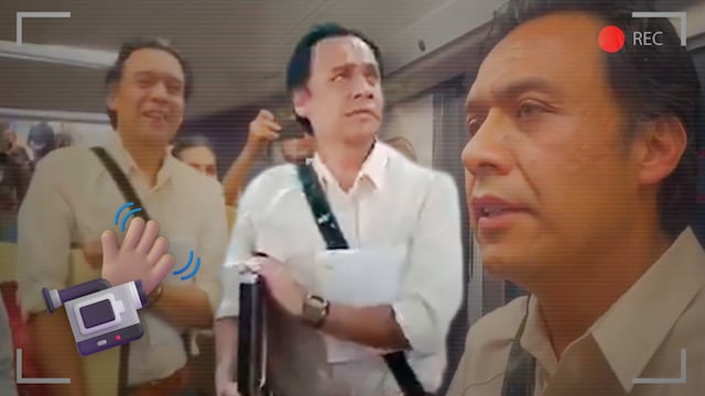 Marx Arriaga sale de la SEP con su cuadro de Karl Marx rumbo a Texcoco.