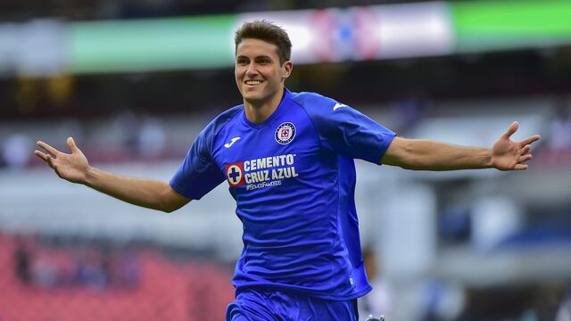 Santiago Giménez celebra su gol ante Pachuca