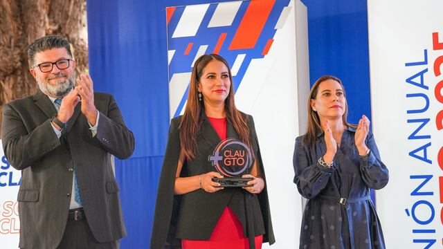 Libia Dennise García Muñoz Ledo y CCEI firman convenio