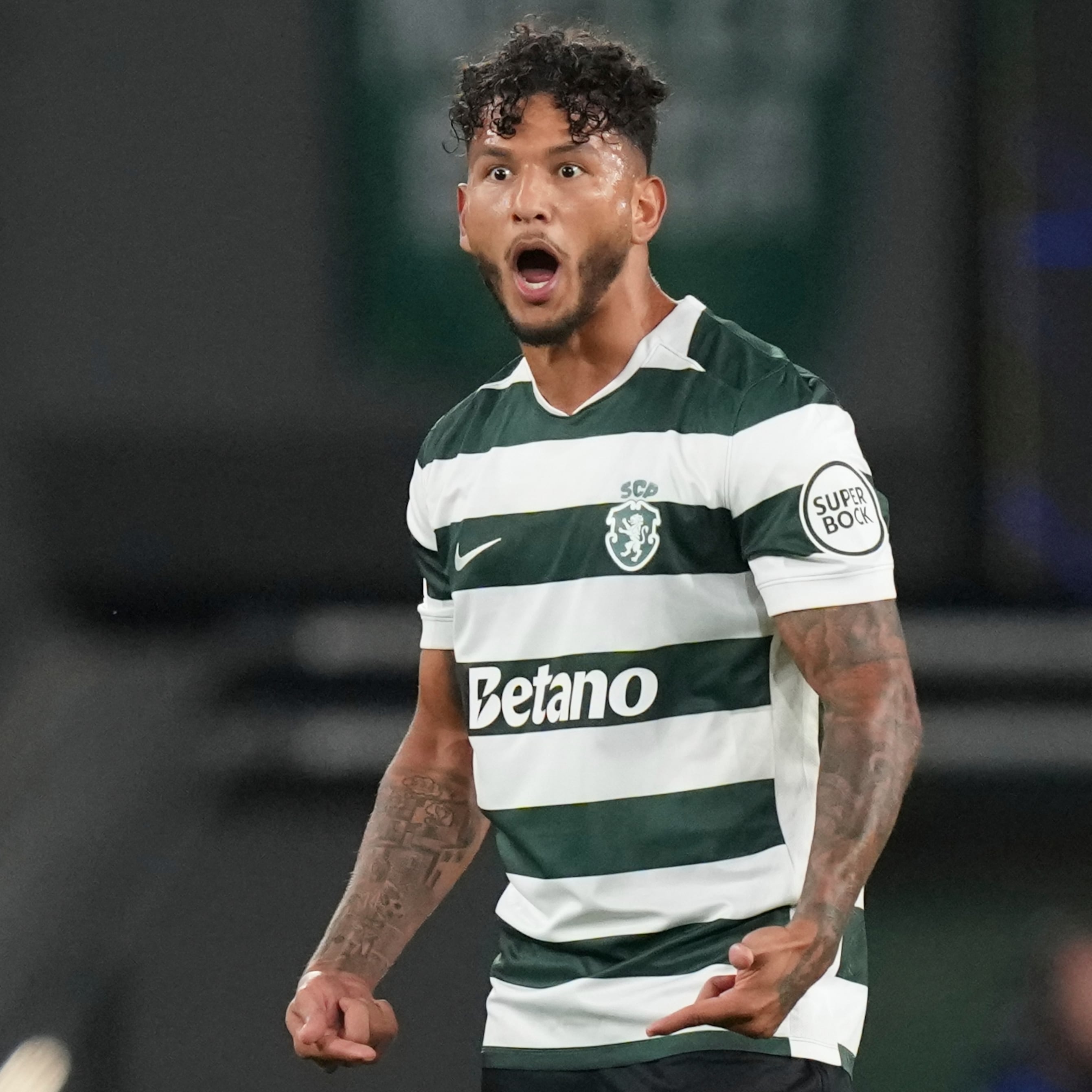 Sporting vence al Galatasaray en su debut en la Champions League