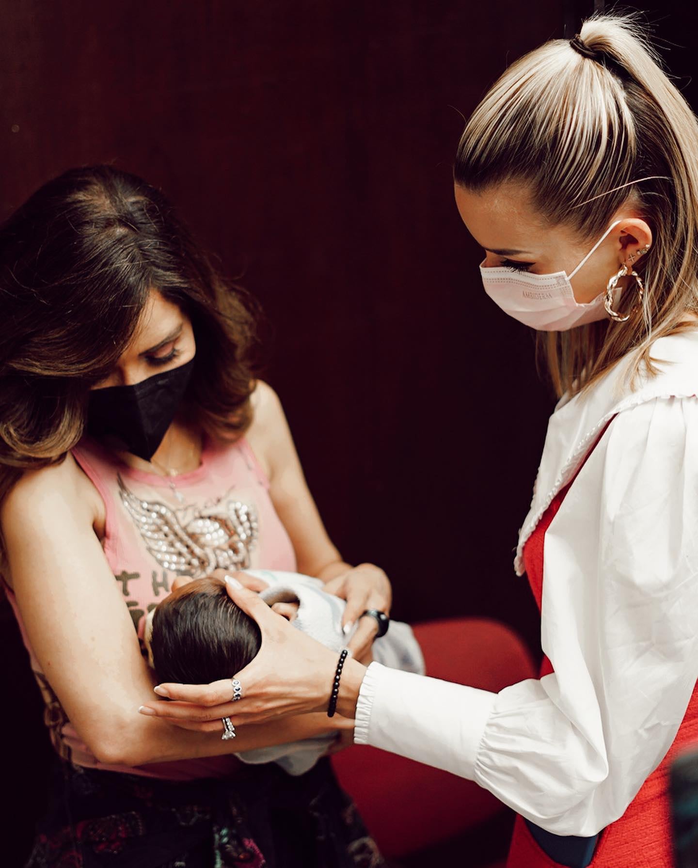 Mariana Rodríguez y Gloria Trevi