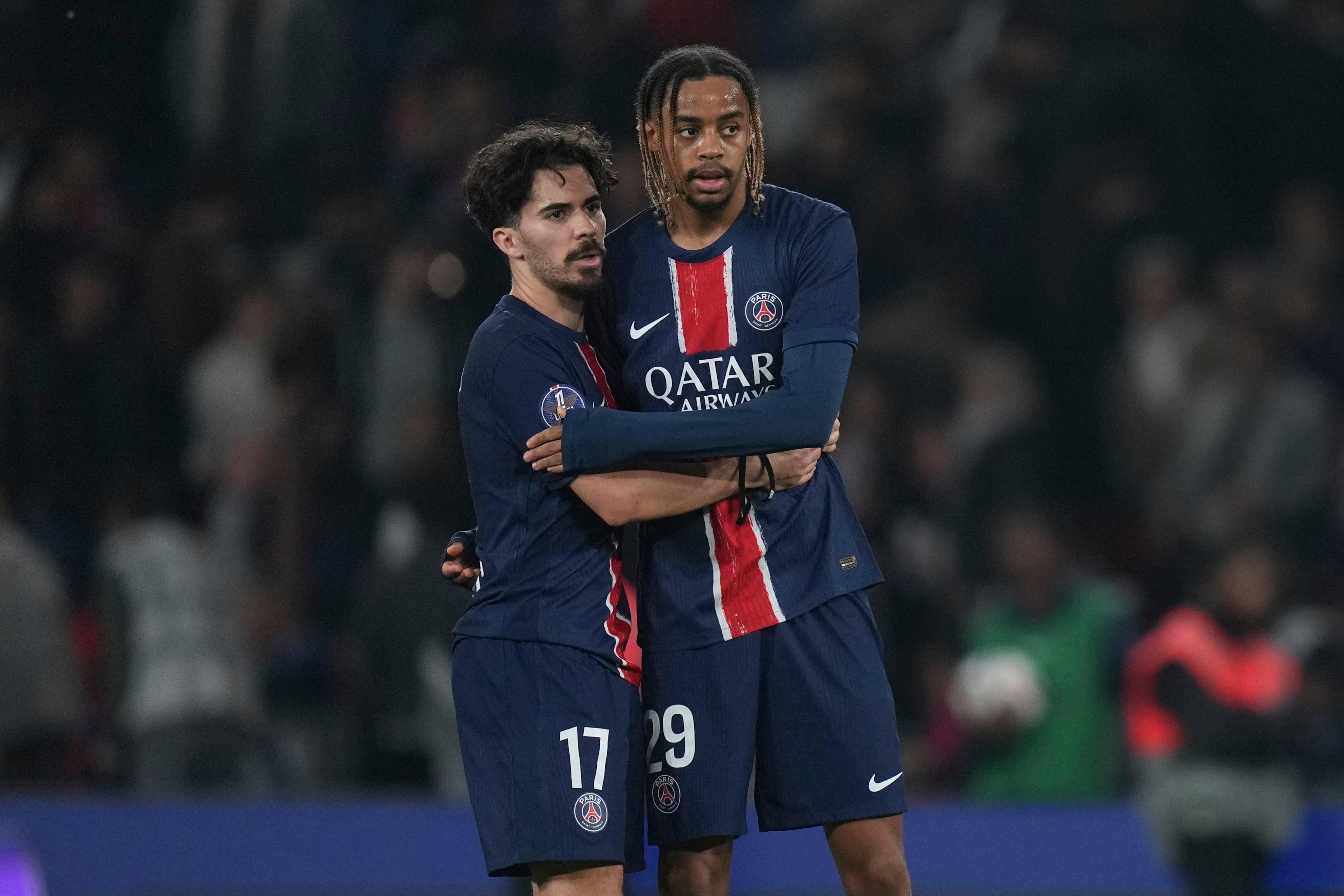 Vitinha y Bradley Barcola.