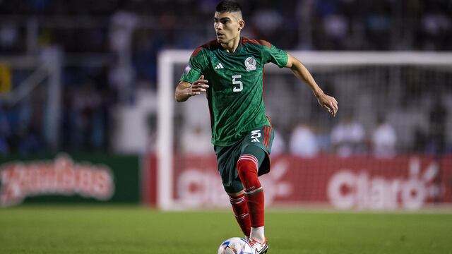 Johan Vásquez con la Selección Mexicana.