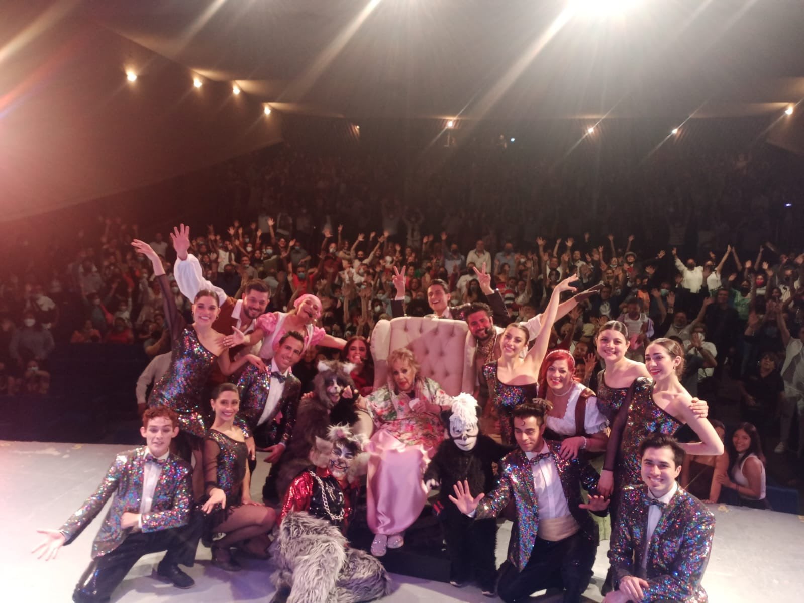 Silvia Pinal en obra de teatro Caperucita Roja
