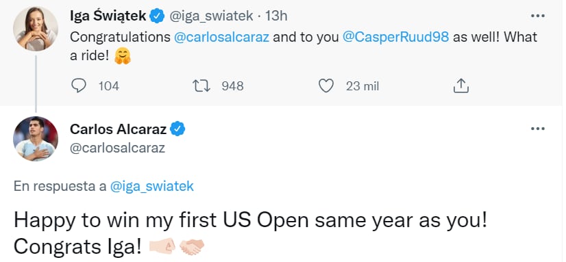 Iga Swiatek y Carlos Alcaraz se felicitan