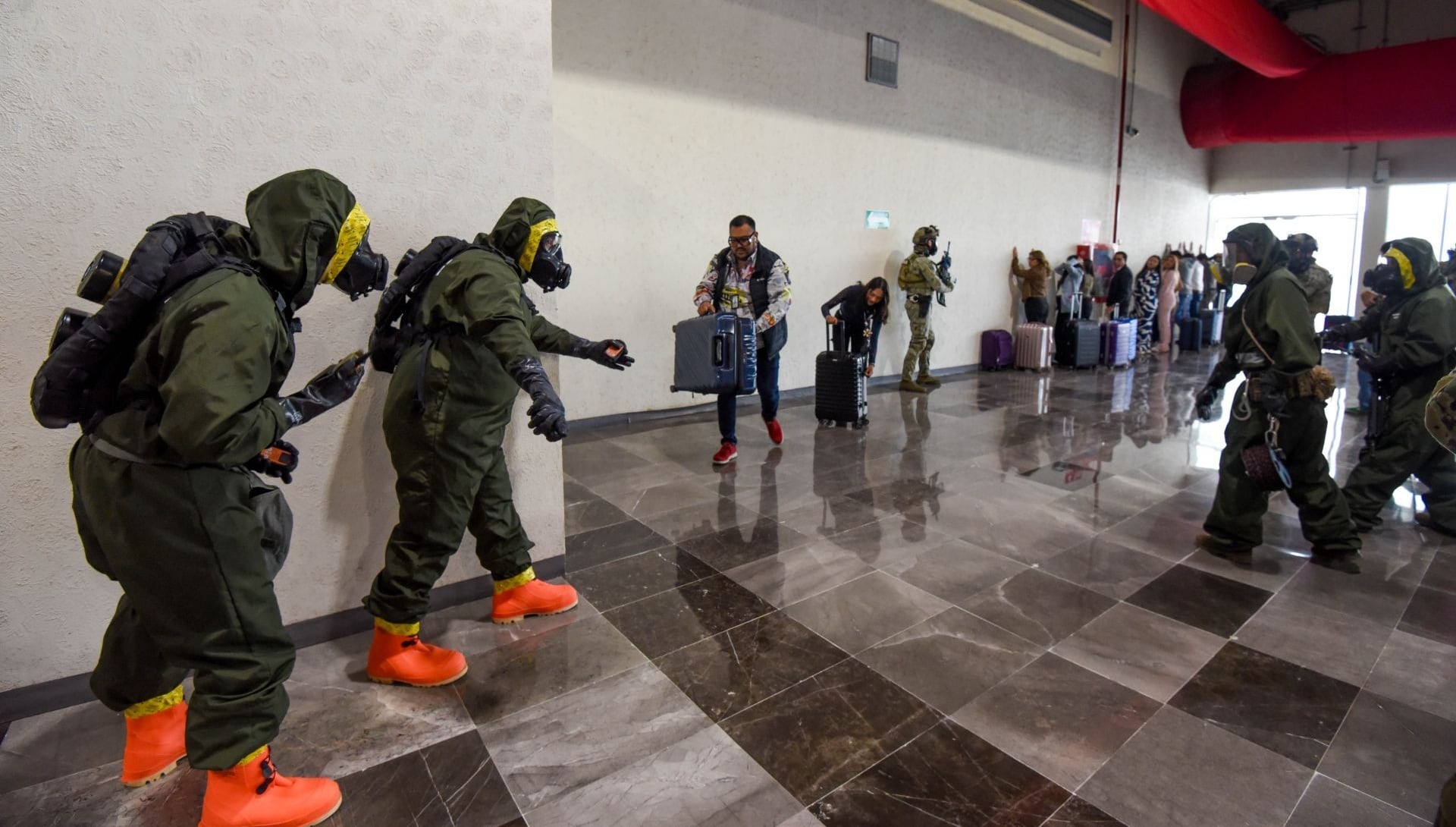 Simulacro radiológico en Aeropuerto Internacional de Toluca a 100 días del Mundial 2026