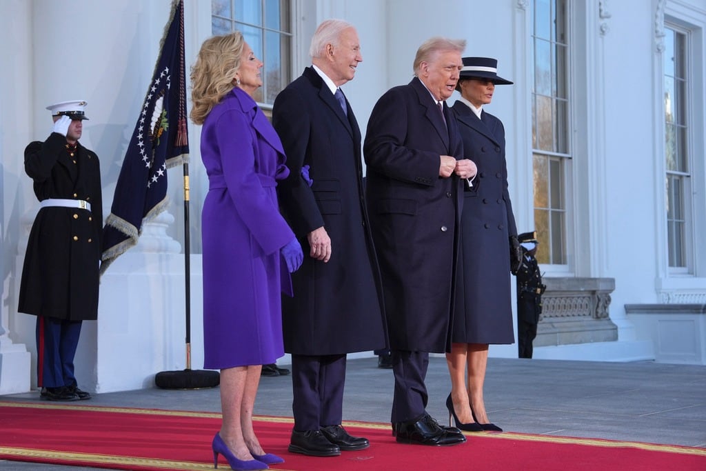 El vestido y sobrero de Melania Trump en la toma de posesión de Donald Trump