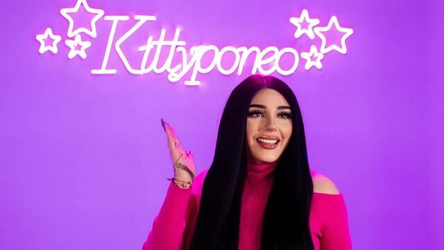 Bellakath, cantante.