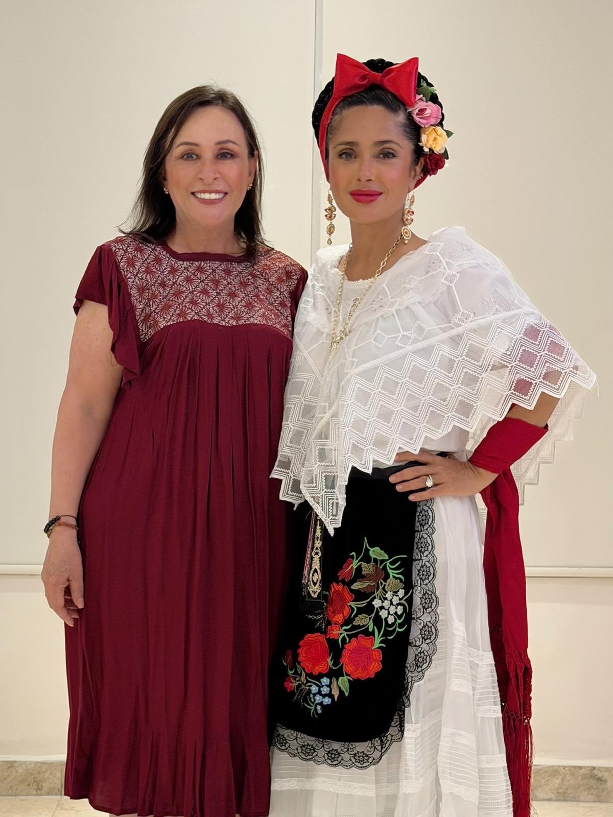 Rocío Nahle comparte foto con Salma Hayek y agradece promoción cultural de México