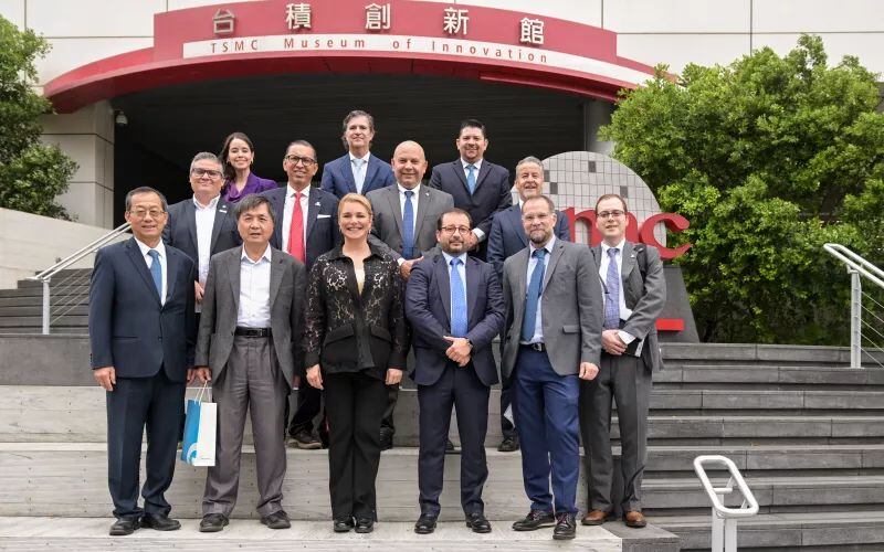 Maru Campos con la Asociación de la Industria de Semiconductores de Taiwán