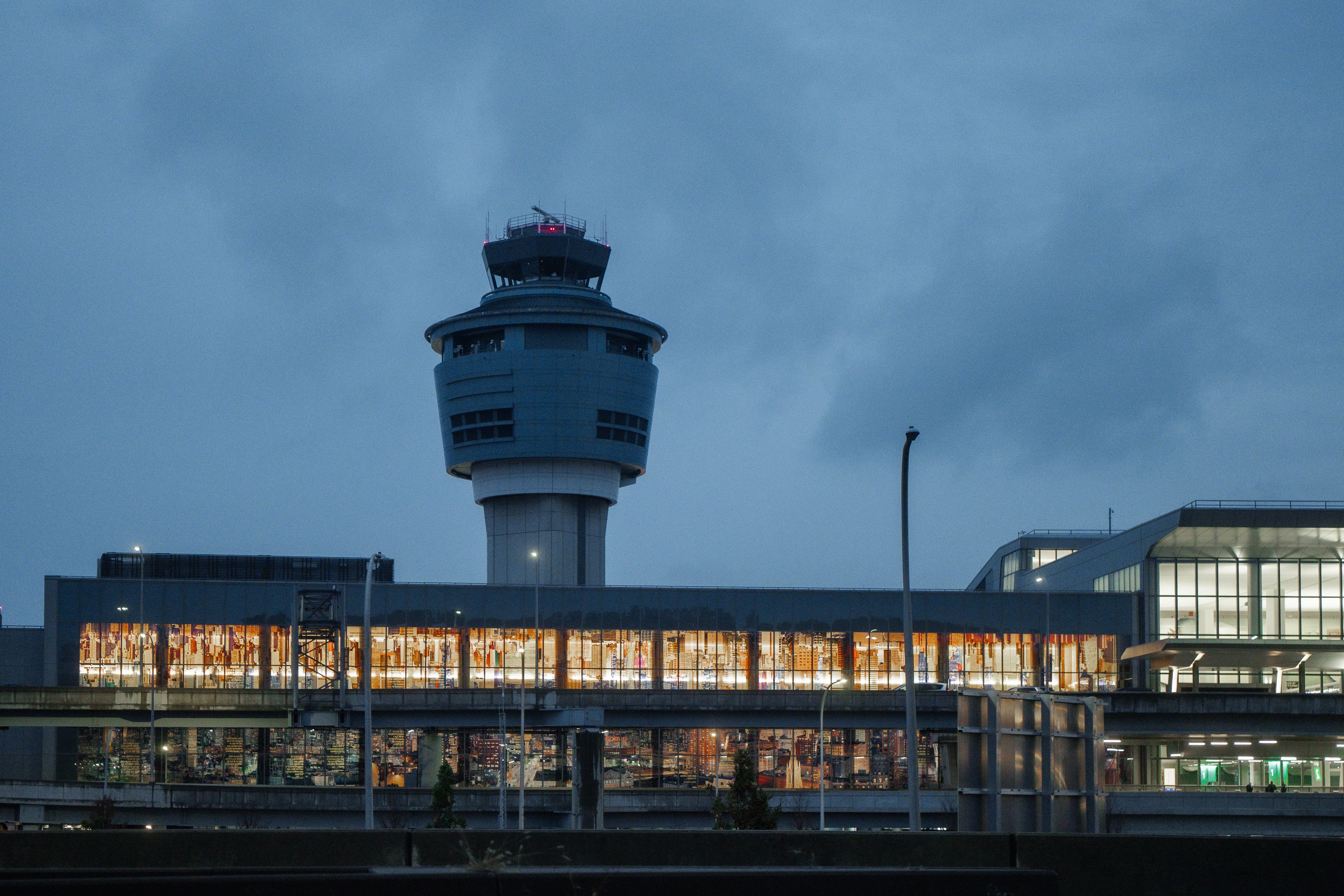 Torre de control del aeropuerto de LaGuardia en Nueva York