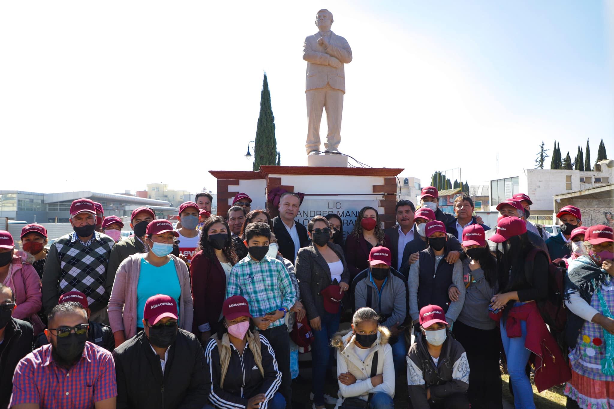 Estatua de AMLO