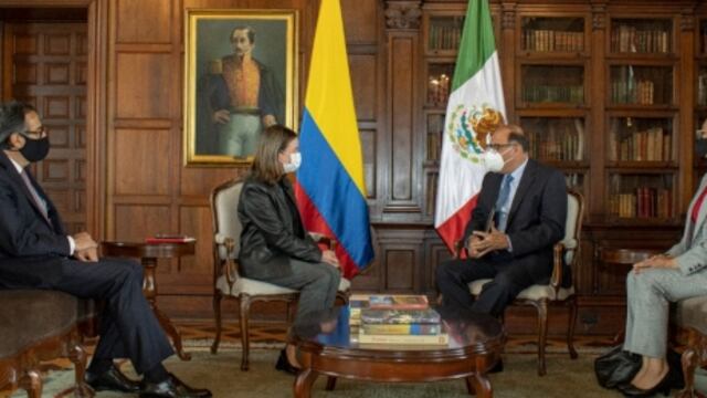 Embajador de los Estados Unidos Mexicanos en Colombia, Alejandro García-Moreno Elizondo, presentó copias de sus Cartas Credenciales a la Ministra de Relaciones Exteriores Encargada, Adriana Mejía Hernández.