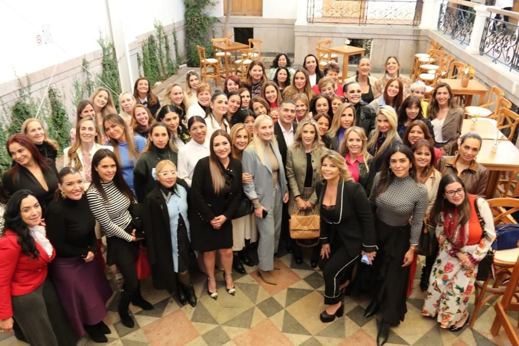 Presidenta A.C. pide el primer gobierno en México de una mujer.