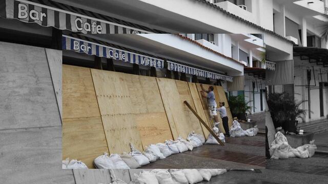El locutor de la estación 95.9 de frecuencia modulada indicó que la suspensión de las comunicaciones, que se prevén se extiendan de 6 a 7 horas, serán “un periodo de oscuridad”. 