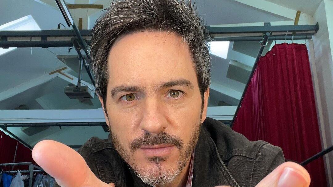 Mauricio Ochmann asegura que las mamás de sus hijas son sus mejores amigas