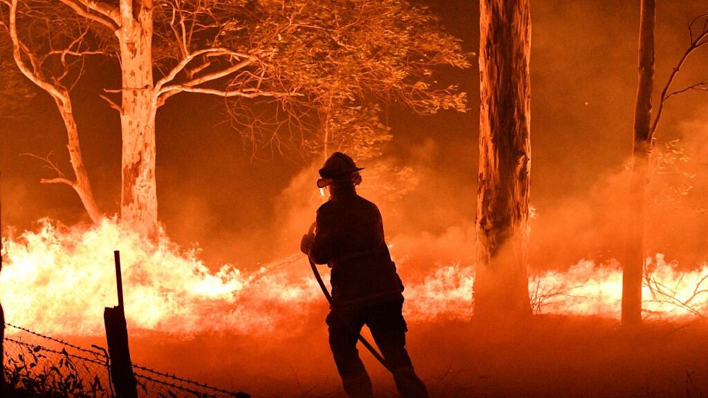 Detienen a 24 personas por provocar incendios forestales en Australia