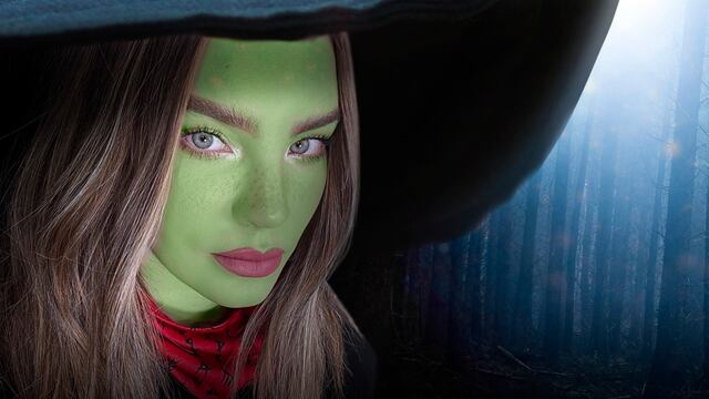 Fan se tatúa algo muy sexy de Belinda